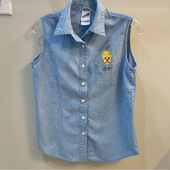 Warner Bros. Tops - Tweety Bird Warner Bros. Studio Store Vintage Sleeveless Chambray Shirt S